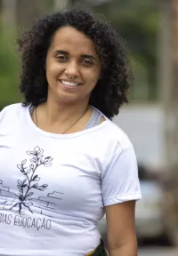 Priscila Tomas Front